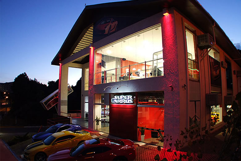Gramado & Canela Convention & Visitors Bureau - Drive experience no Super Carros